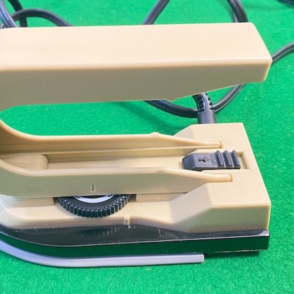 Vintage Image Travel Iron Dual Volt - Vintage Ironing Machine - Travel Iron w Fo - Picture 3 of 10